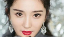 娱乐圈吃瓜明星杨幂,娱乐圈的瓜田女王，揭秘她的星途与绯闻